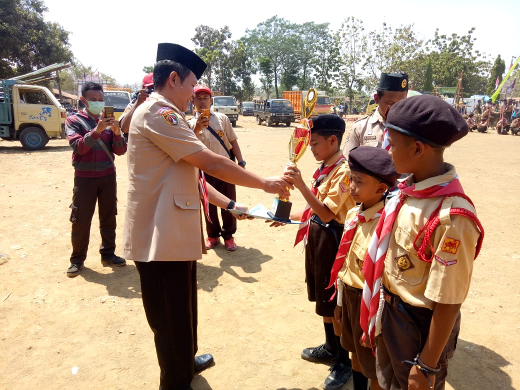 Penyerahan Piala juara 1. 26/9/2019